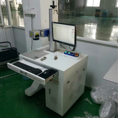 光纤激光打标机 金属标牌与工艺品刻字的高效解决方案